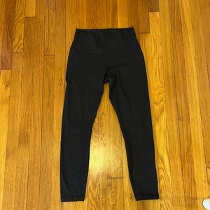 Lululemon Wunder Under Hi-Rise 7/8 Tight (Full-On Luxtreme) in Black.